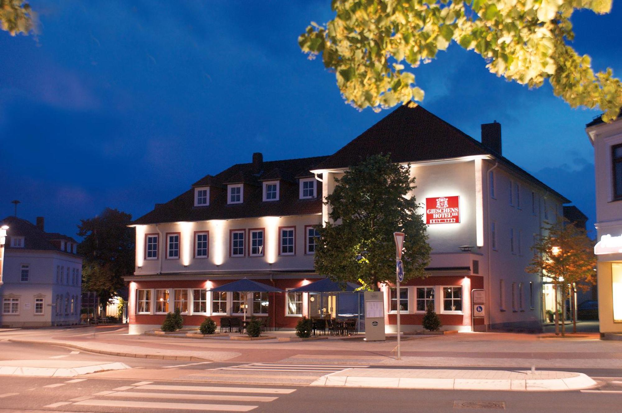 Gieschens Hotel Ахим Екстериор снимка